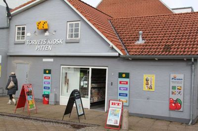 Torvets Kiosk er stadig ikke åbnet. Indehaveren mangler en erhvervskonto. Foto: Morten Hallstrøm