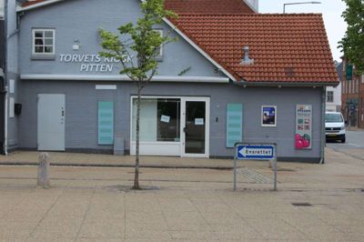 Kim Friis Lund har købt Torvets Kiosk-bygningen af Ib og Berit Høgfeldt. Foto: Morten Hallstrøm