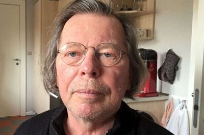 Bjarne Nilsson fra Bjerringbro i et opslag på Facebook, der nu er fjernet, spørgsmålstegn ved Peter Sig Kristensens ansættelse.