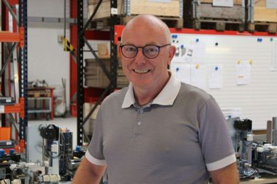 Projektleder Henrik Klausen har 40 års jubilæum hos Linatech i Vium.