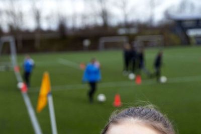 Janni spiller lige nu mod England.