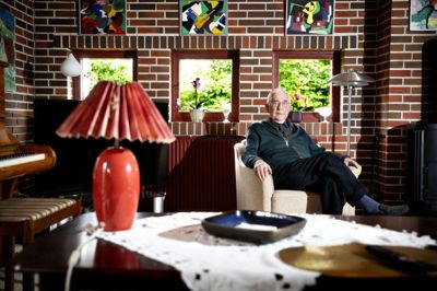Viktor Jacobsen er fyldt 95. To tredjedele af sit voksenliv har han boet på Søndergade i Kjellerup. Men nu er det ved at være slut her. Viktor Jacobsen vil gerne sælge. Og han håber, at han kan komme på plejecenter.