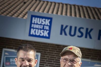Peter Steen Pedersen sammen med manden, der startede virksomheden, Laurits Kusk.