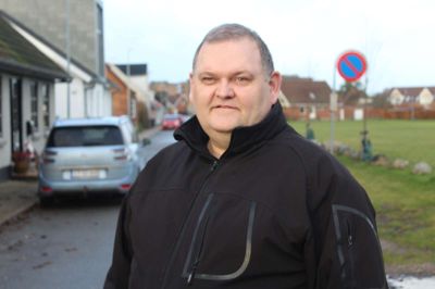 Bjarne Hjelm påtænker at køre rundt i byens gader juleaften og holde øje med tyve, hvis der er nogen.
