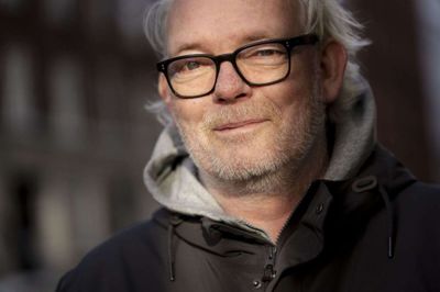 Søren Malling blev uddannet skuespiller fra Odense Teater i 1992. Det var også her, han mødte sin hustru, Petrine Agger, som han har to døtre med. Familien tæller også Søren Mallings søn fra et tidligere forhold. Foto: /Ritzau Scanpix/