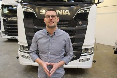 Jesper Hansen, indehaver af JH Diesel, lukker nu for støtten til det lokale erhvervsliv. Foto: Rasmus Viuff