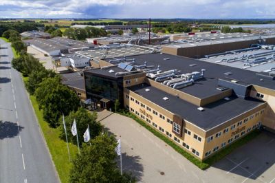 Tvilum har været ude i flere kriser. Værst i 2018, hvor virksomheden gik konkurs, men blev genrejst med nye ejere. De seneste to år har virksomheden igen kæmpet med millionunderskud.