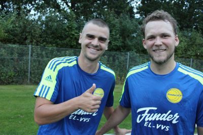 Christopher Denius og Mathias Færge efter kampen. De to tidligere KIF'ere var glade for storsejren.