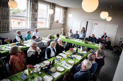Når Vium Kirke holder møder, så er der opbakning. Men når menighedsrådet skal i arbejdstøjet, så kan det være tungt. Foto: Martin Ballund