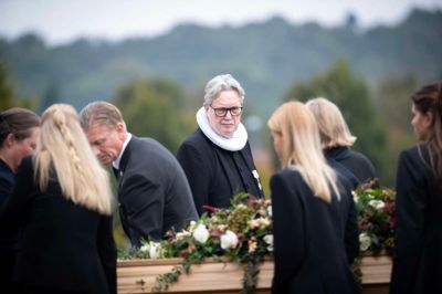 Tidligere provst i Favrskov, Anders Bonde, holdt en underholdende og ærlig tale, hvor han kom hele vejen rundt om Niels Due Jensen. I artiklen kan man læse talen i sin helhed.
