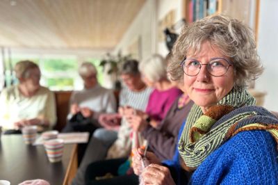 Gitte Berg har sammen med andre initiativrige kvinder arrangeret strikkefestival i Kjellerup.