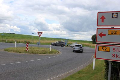 Der er kommet et rødt »Fuld Stop Skilt« op på Vinderslevholmvej ved Vinderslev. En politikontrol har vist, at ikke alle bilister stopper helt op.