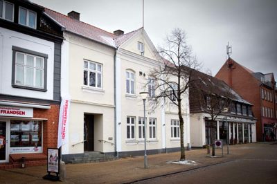 Den gamle sparekasse kommer til at hedde House of Micare og skal rumme kursuslokaler og showroom for pleje- og rengøringsmidler til blandt andet møbler.