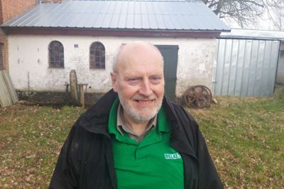 Smedemester Ivan Skjellerup står klar til at fortælle om smedjens historie, som går tilbage til etableringen i 1888, og om Belki der nu ledes af tredje generation. Foto: Morten Hallstrøm