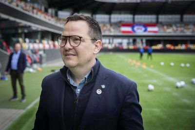 - Jeg er fortrøstningsfuld i forhold til bunden af Superligaen i næste sæson, selvom vi sælger nogle af profilerne. Men man er altid spændt på, om nye spillere præsterer det, man forventer, siger Jesper Stüker. Foto: Martin Ballund