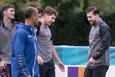 Efter fem intense uger med landsholdet står den nu på tre ugers velfortjent ferie, før Robert Skov (i midten) slutter sig til holdkammeraterne i bundesligaklubben Hoffenheim. Foto: Liselotte Sabroe/Rtizau Scanpix