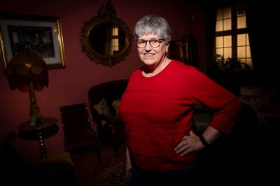 Bettina Balslev Sørensen blev allerede som 11-årig interesseret i slægtsforskning. Siden 2016 har hun brugt dna til slægtsforskning, og hun er nu så garvet, at hun underviser andre slægtsforskere. Foto: Jakob Stigsen Andersen