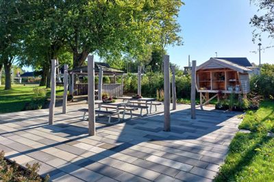 Studsgård nye torv indvies søndag 28. september. Byggeriet er støttet med 400.000 kroner fra Herning Kommunes byfornyelsespulje.
