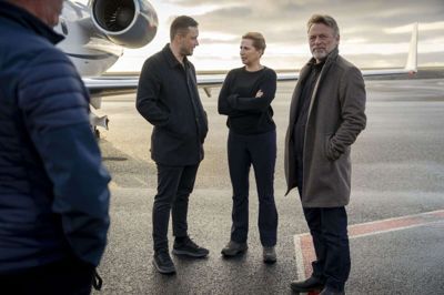 Formand for Naalakkersuisut, Jens-Frederik Nielsen, tog imod statsminister Mette Frederiksen (S), da hun tirsdag landede i Grønland, hvor hun i dag skal give en officiel undskyldning i spiralsagen.