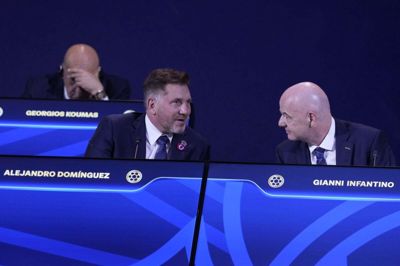 Conmebol-præsident Alejandro Dominguez har præsenteret Fifa-præsident Gianni Infantino for et forslag om at udvide VM til 64 hold i 100-årsjubilæet i 2030. Umiddelbart er Fifa-præsidenten lydhør. (Arkivfoto).