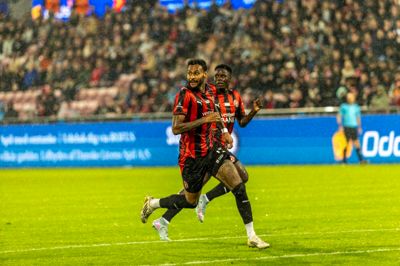 Júnior Brumado og FC Midtjylland kan se frem til et opgør mod Silkeborg i ottendedelsfinalen af Oddset Pokalen. Brumado var udlejet til Silkeborg tilbage i foråret 2020.