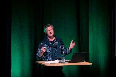 Direktør i Herning Ny Teater, Michael Asmussen, ser fortsat en opgave i, at få flere herningensere i teatret.