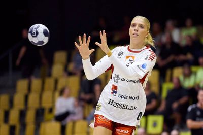 Julie Scaglione scorede syv gange, men landsholdstalentet og de øvrige aktører fra Ikast-holdet havde en tung onsdag aften i Nykøbing Falster.