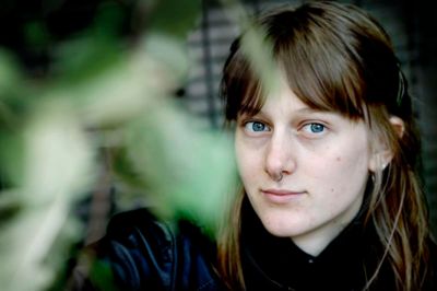 Alberte Mølsted synes selv, det er ironisk, at hun gik fra at hade bøger til ikke at kunne få nok af det skrevne ord. Hun er blandt andet også med til at skrive magasinet »Mellem Linjerne« - et magasin til unge om bøger - på Herning Bibliotek.
