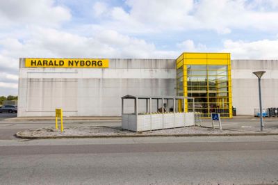 I Harald Nyborg kan butikschefen tydeligt mærke, at der er stor efterspørgsel på prepper-udstyr. Særligt efter den seneste tids mærkværdige droneflyverier er interessen igen steget.