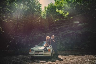 Stine Bramsen, kendt fra Alphabeat, har indgået et nyt musikalsk samarbejde med Kajsa Vala. Sammen kalder de sig »Bye Bye Brenda«, og de kommer på Fermaten 30. oktober.