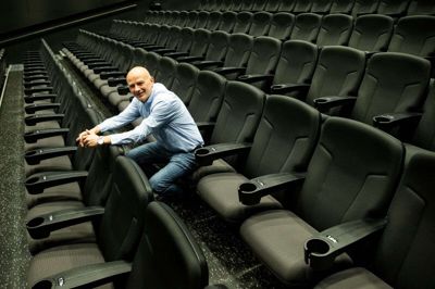 Biografchef i Ikast Bio Bjarne Raabjerg nævner også Avatar 3, som en film, man kan se frem til. Den har dog først premiere 17. december.