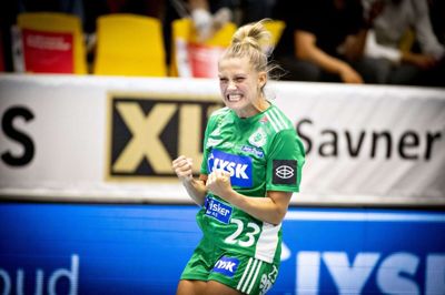 Ann Grete Nørgaard vendte tilbage fra en ufrivillig corona-pause og scorede gode mål fra fløjen og på straffekast. Foto: Jakob Stigsen Andersen