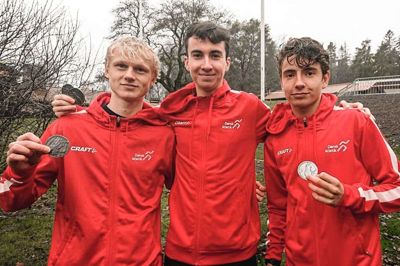 Det danske sølvhold i juniorklassen bestod ud over Malthe Bøgebjerg fra SAK77 (til venstre) af Axel Vang Christensen, FIF Hillerød, og Joel Ibler Lillesø, Bagsværd. Privatfoto