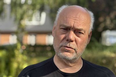 Byrådsmedlem Lars Hansen opfordrer lokalrådet i Vinderslev til selv at sætte gang i cykelstien.