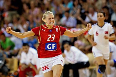 Ann Grete Nørgaard fra en af de sine mange landskampe for Danmark med den karakteristiske jubel efter en scoring. Foto: Claus Fisker/Scanpix