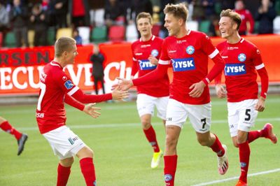 SIF-spillerne havde set frem til en træningstur til Spanien som optakt til et vigtigt forår, men det spænder risiko for corona nu ben for.Foto: Jakob Stigsen Andersen