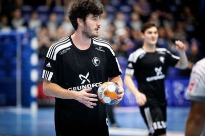 Jacob Lassen skulle lige som flere andre BSH-spillere banke flere ugers kamprust af kroppen, inden han viste storspil i anden halvleg. Foto: Jakob Stigsen Andersen