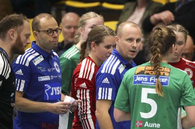 Silkeborg-Voels træner, Jakob Andreasen, advarer mod at undervurdere Ringkøbing trods fem kampe i træk uden nederlag. Foto: Martin Ballund