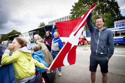 De første tilskuere er ankommet til Søvej, fordi der har været Masters Cup - for de ældre roere. Foto: Jakob Stigsen Andersen