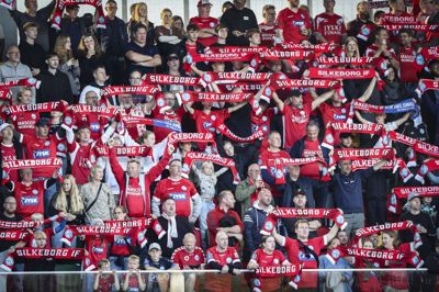 SIF-fans har et godt ry og stemningen på Jysk Park og til udekampe er markant bedre end tidligere. Foto: Martin Ballund