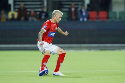 Oliver Sonne udgik søndag mod Horsens og er ikke med mod West Ham. Men meget tyder på, at SIF-backen undgår en alvorlig skade. Foto: Bo Amstrup/Ritzau Scanpix