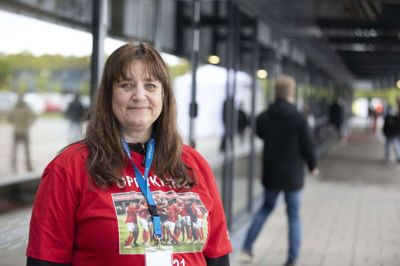 Lis Winnie Hansen, formand for Sifosis, er ikke med på at begrave Silkeborgvalsen som foreslået af læserbrevsskribent Henrik Køhler i Midtjyllands Avis mandag. - Jeg synes, folk reagerer voldsomt ved at kalde Silkeborgvalsen alt muligt. For mig er det helt fint at fortsætte med den. Det er en god tradition, siger hun. Foto: Martin Ballund