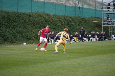 Oliver Sonne og SIF var ifølge Bodø/Glimts træner en meget stærk modstander. Her er Oliver Sonne overfor den tidligere Lyngby-spiller Adam Sørensen. Foto: Søren Haulund/SIF