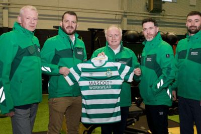 Shamrock Rovers har rekorden i Irland med på 20 League of Ireland-titler og 25 pokaltitler. Klubben spiller nu med Mascot på tøjet, efter at sponsoraftalen blev indgået i sidste måned. Foto: Shamrock Rovers