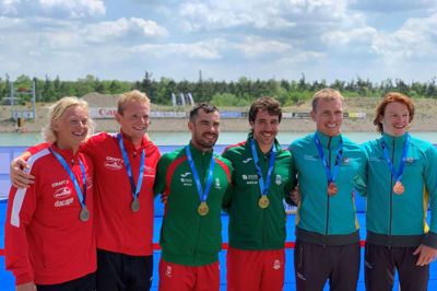 Christian Farstad (yderst til venstre) skal i Ungarn forsøge at gentage succesen fra sidste år, hvor han i Tjekkiet overraskende snuppede en sølvmedalje ved sit første World Cup-stævne nogensinde. Foto: Privat