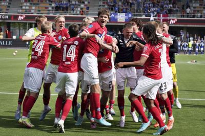 SIF-spillerne fejrer sejren over Lyngby. Foto: Henning Bagger/Ritzau Scanpix