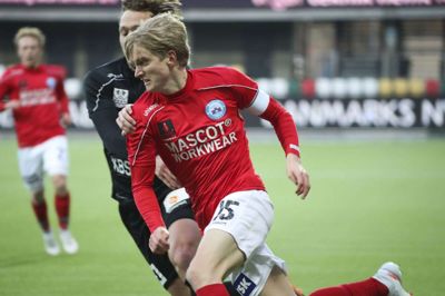 Gustav Dahl var en overgang anfører for SIF. Nu stopper han karrieren. Foto: Martin Ballund