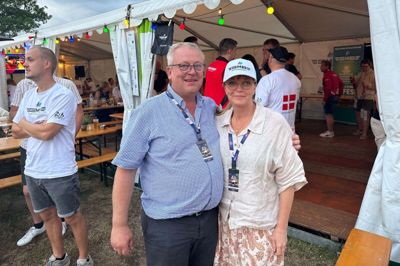 Rene Birch med sin kone Bettina er her ved Le Mans i år.