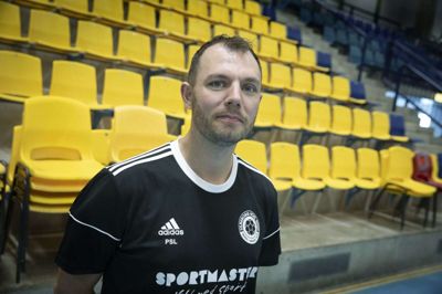 Peter Schilling Laursen har fået en fin start som ny træner i Silkeborg Voel med tre sejre i de første tre træningskampe.Foto: Martin Ballund