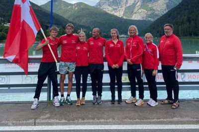 Fra venstre mod højre står Sebastian Rask, Thorbjørn Rask, Julie Borup Olsen, Jonas Saalens, Emily Bonney, Christian Farstad, Caroline Emilie Faurschou og Finn Pape. Foto: Silkeborg Kajakklub